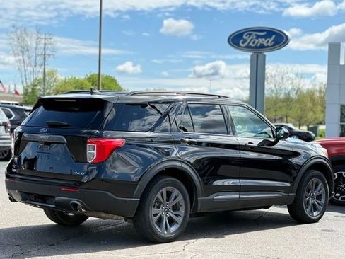 Certified 2023 Ford Explorer XLT w/ Equipment Group 202A AWD/4WD image 39