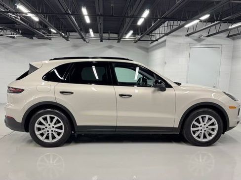 Used 2021 Porsche Cayenne image 6