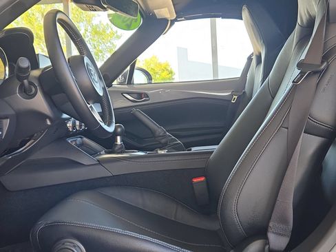 Certified 2025 MAZDA MX-5 Miata Grand Touring w/ Weather Package RWD image 22