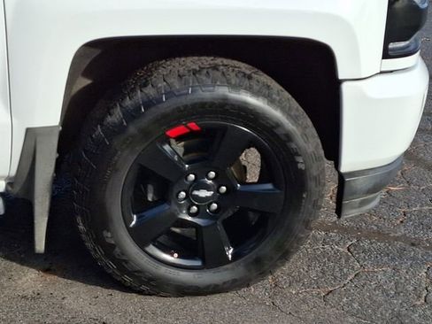 Used 2017 Chevrolet Silverado 1500 LTZ Z71 w/ Redline Edition image 10