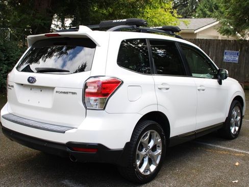 Used 2018 Subaru Forester 2.5i Touring AWD/4WD image 3