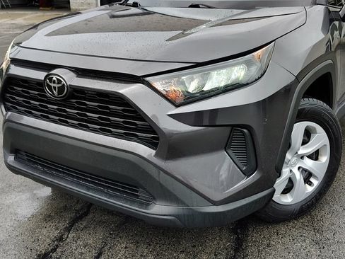 Used 2019 Toyota RAV4 LE w/ Carpet Mat Package FWD image 2