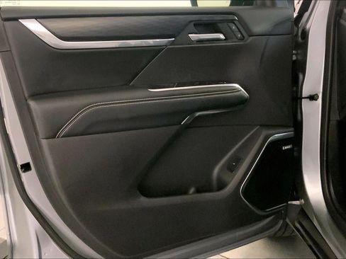 Used 2025 GMC Acadia Elevation FWD image 26