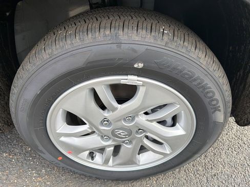 New 2026 Hyundai Venue SE image 12