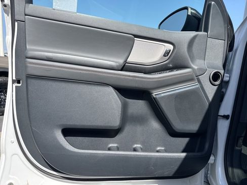 Used 2025 Ford Expedition Active AWD/4WD image 20