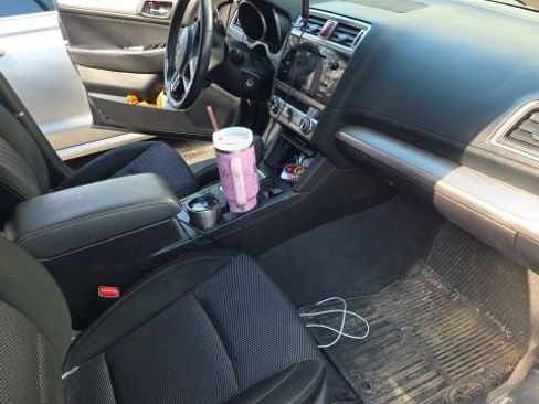 Used 2017 Subaru Outback 2.5i Premium image 14