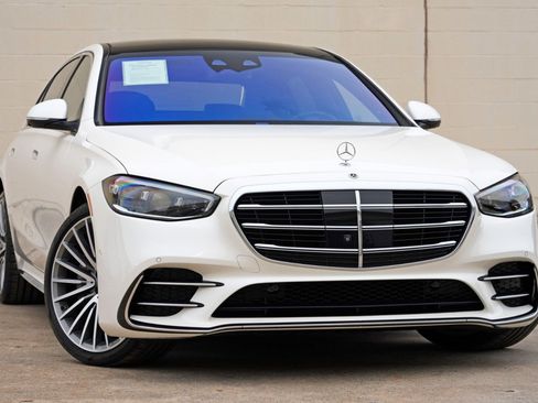 Used 2022 Mercedes-Benz S 500 4MATIC w/ AMG Line Package image 4