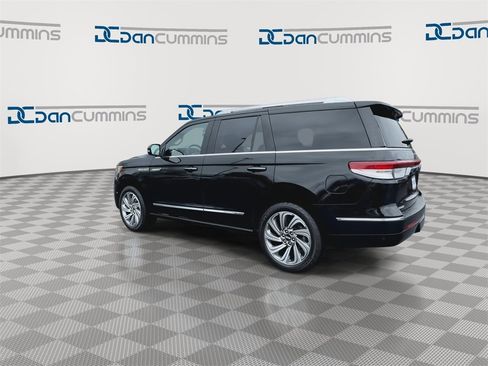 Used 2023 Lincoln Navigator Reserve image 6