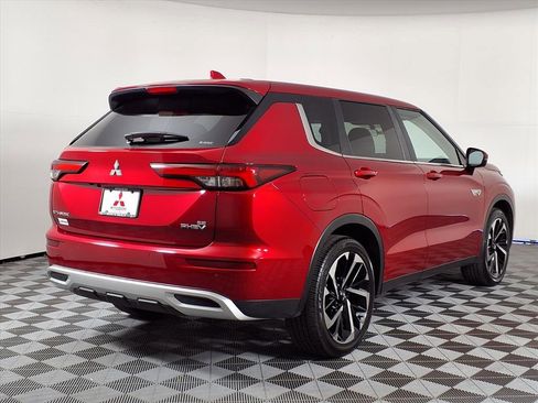 Used 2024 Mitsubishi Outlander SE image 32