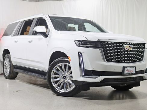Used 2023 Cadillac Escalade ESV Premium Luxury image 7