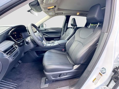 Used 2027 INFINITI QX60 Pure w/ Cargo Package FWD image 22