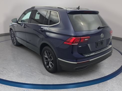 Used 2023 Volkswagen Tiguan SE w/ Panoramic Sunroof Package FWD image 7