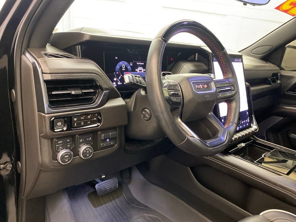Used 2025 GMC Yukon AT4 Ultimate w/ LPO, Floor Liner Package AWD/4WD image 19