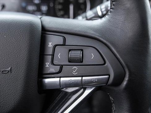 Used 2025 Cadillac XT6 Premium Luxury image 15