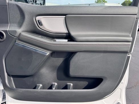 Used 2025 Ford Expedition Active RWD image 28