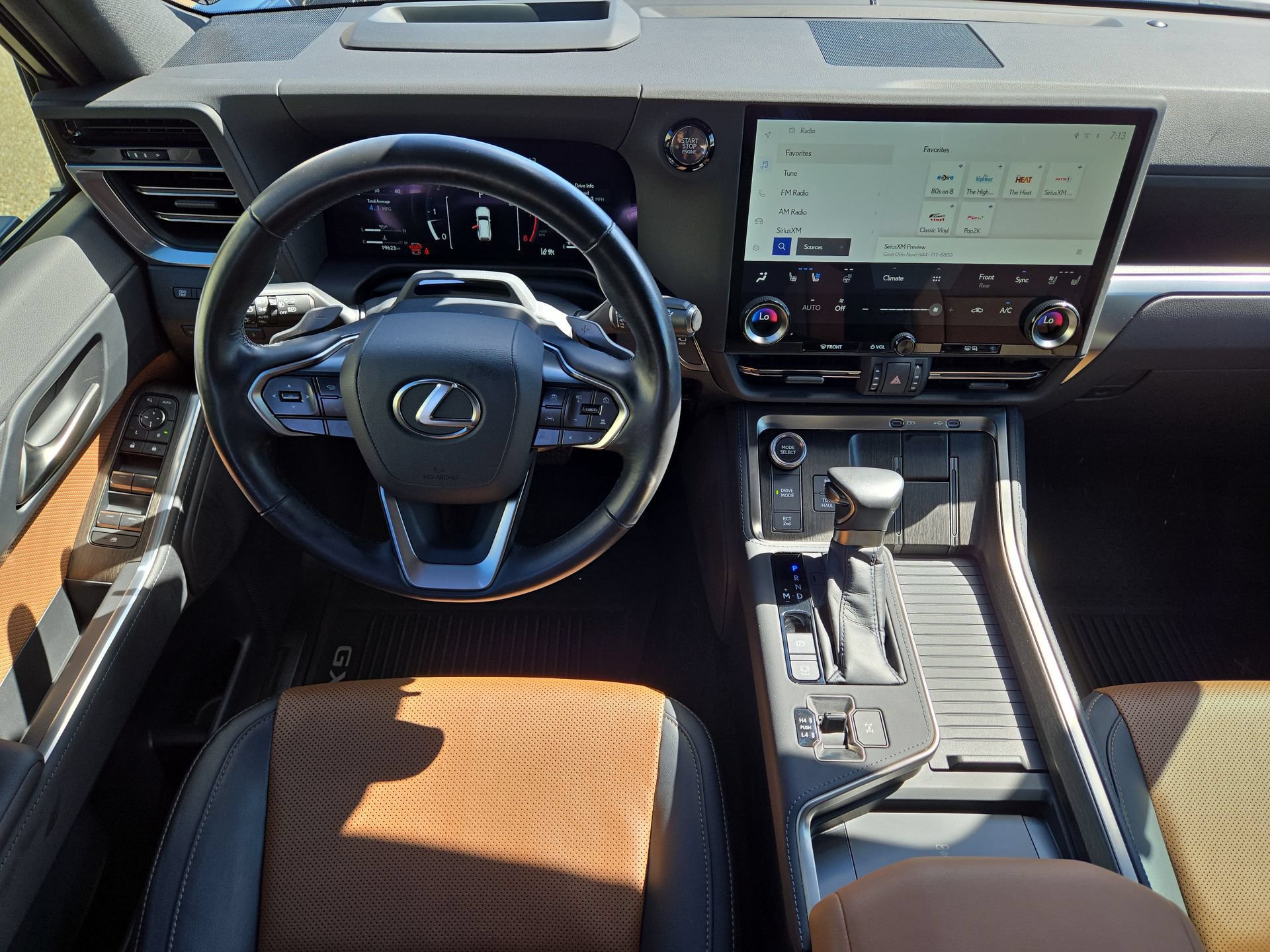 Certified 2024 Lexus GX 550 w/ Accessory Package (2T) AWD/4WD image 14