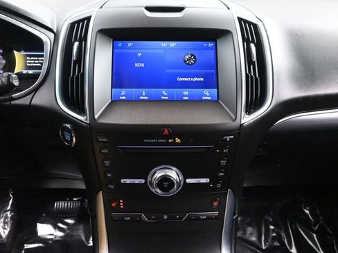 Used 2019 Ford Edge Titanium image 25