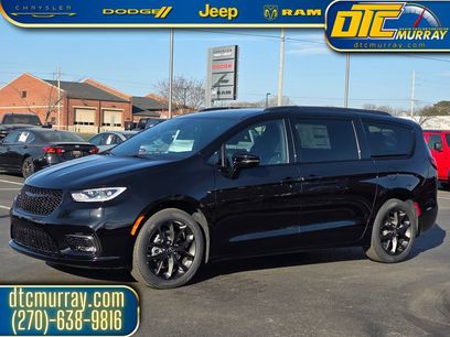 New 2026 Chrysler Pacifica Select