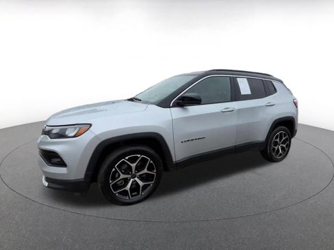 Used 2025 Jeep Compass Limited image 8