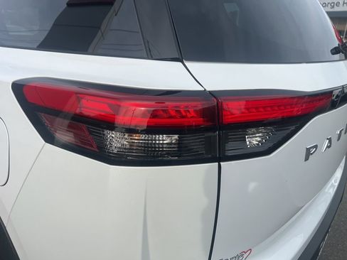 New 2025 Nissan Pathfinder SV image 35