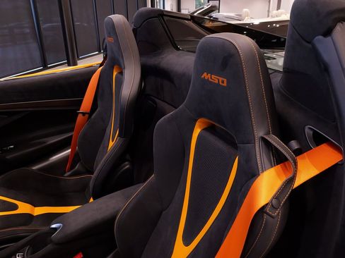 Used 2024 McLaren 750S Spider image 34