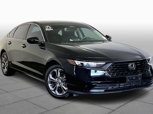 Used 2023 Honda Accord EX image 3