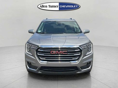 Used 2024 GMC Terrain SLT AWD/4WD image 2
