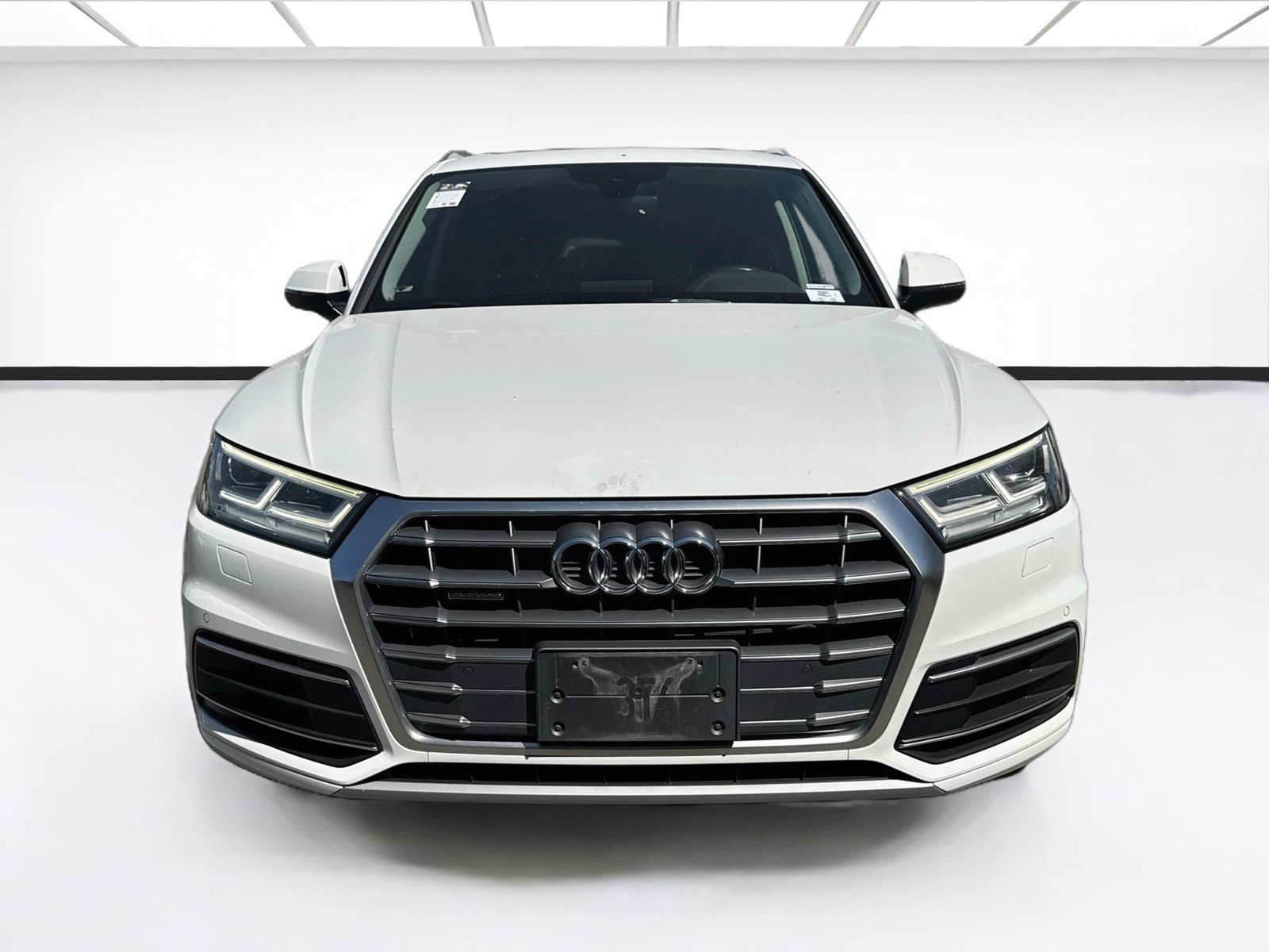 Used 2018 Audi Q5 2.0T Premium Plus w/ Premium Plus Package AWD/4WD image 2