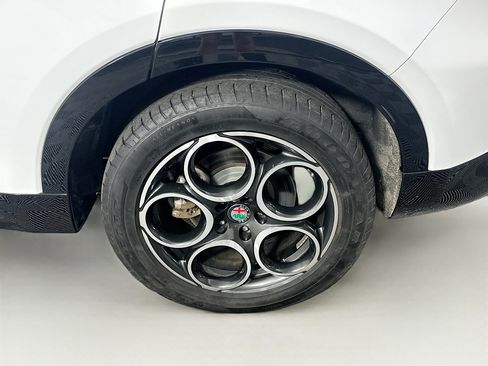 Used 2024 Alfa Romeo Tonale Ti AWD/4WD image 11