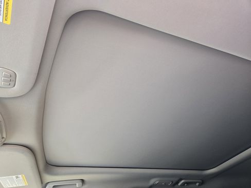 Used 2024 Ford Expedition XLT image 19