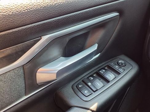 Used 2019 RAM 1500 Big Horn AWD/4WD image 17