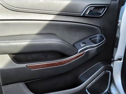 Used 2017 GMC Yukon XL SLT image 14