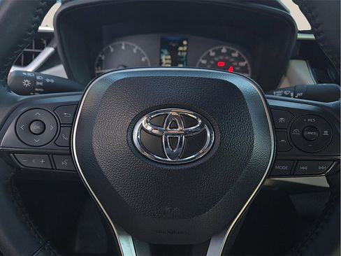 Used 2024 Toyota Corolla SE image 19