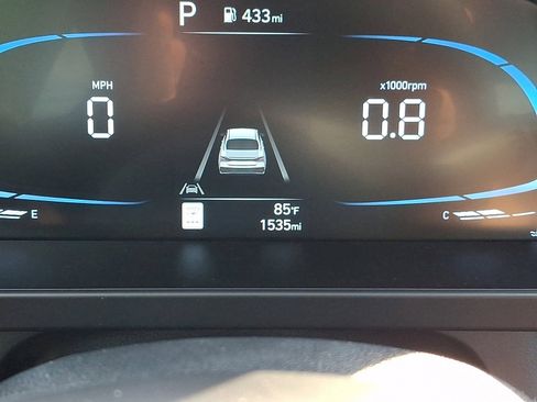 Certified 2025 Hyundai Elantra Sport FWD image 19