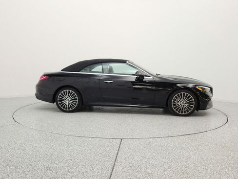 Used 2025 Mercedes-Benz CLE 300 4MATIC Cabriolet image 4