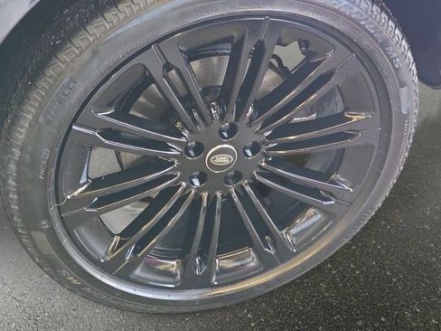 Used 2025 Land Rover Range Rover Long Wheelbase SE AWD/4WD image 36