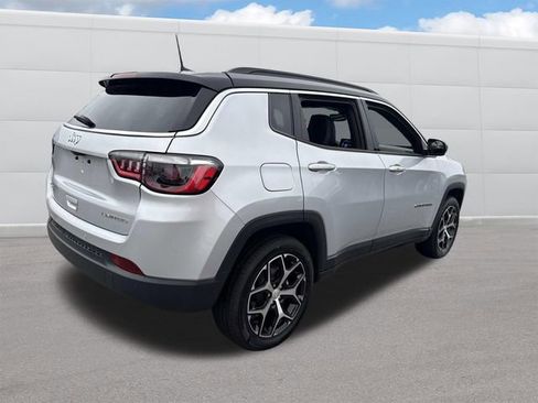 Used 2024 Jeep Compass Limited w/ Sun and Sound Group image 9