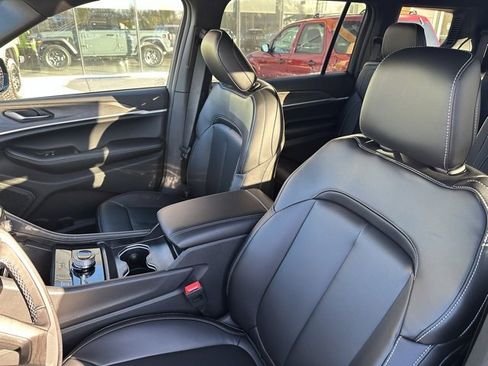 New 2025 Jeep Grand Cherokee L Limited image 25