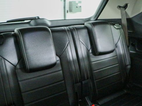 Used 2024 Volkswagen Atlas SEL AWD/4WD image 30