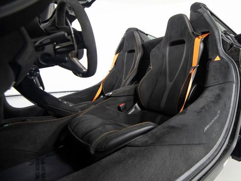 Used 2024 McLaren 750S Spider RWD image 34