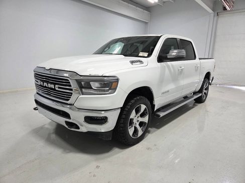 Used 2023 RAM 1500 Laramie AWD/4WD image 3
