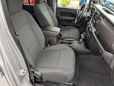 Used 2021 Jeep Wrangler Unlimited Sport image 36