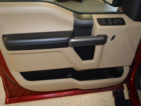 Used 2020 Ford F150 XLT w/ Equipment Group 302A Luxury AWD/4WD image 13