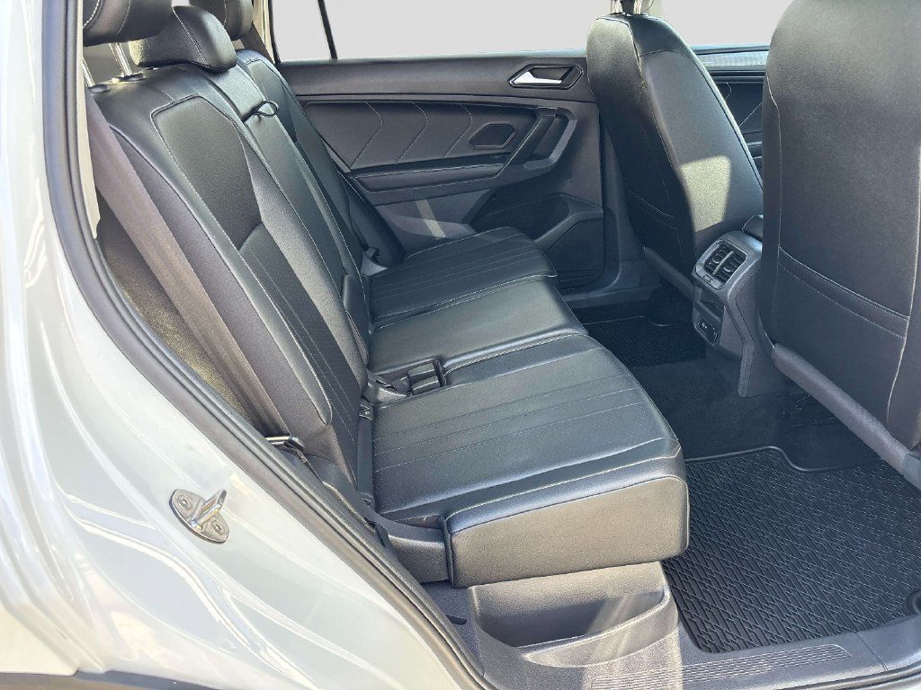 Used 2023 Volkswagen Tiguan SE AWD/4WD image 16