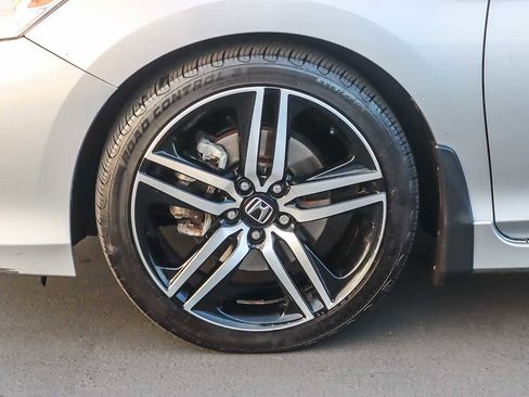 Used 2017 Honda Accord Sport image 9