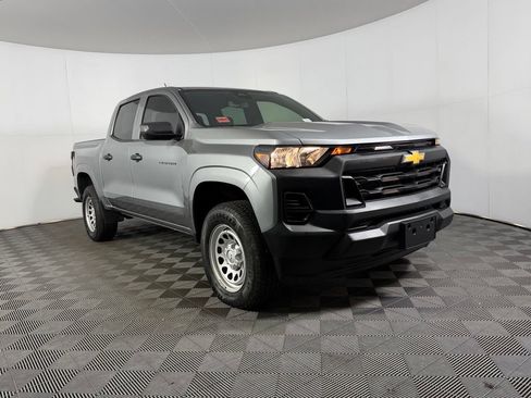 Used 2024 Chevrolet Colorado W/T RWD image 5