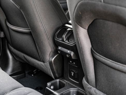 Used 2022 Jeep Wrangler Unlimited Sport w/ Sun And Sound Package image 47