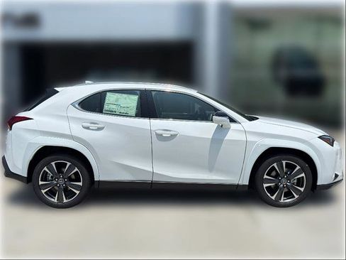 New 2026 Lexus UX 300h FWD image 10