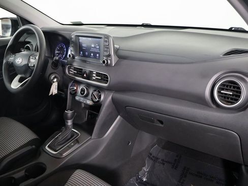 Used 2021 Hyundai Kona SE w/ Cargo Package image 9