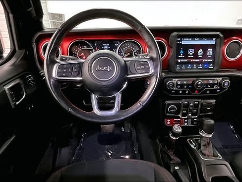 Used 2022 Jeep Wrangler Unlimited Rubicon w/ Dual Top Group AWD/4WD image 6